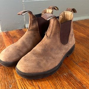 Blundstones #585